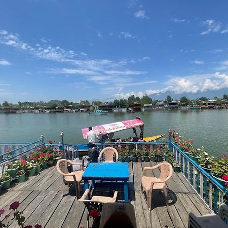 Mossess Group Of Houseboats Srīnagar Exterior foto