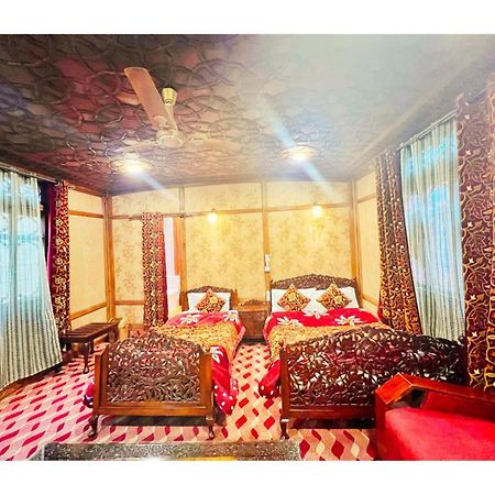 Mossess Group Of Houseboats Srīnagar Exterior foto